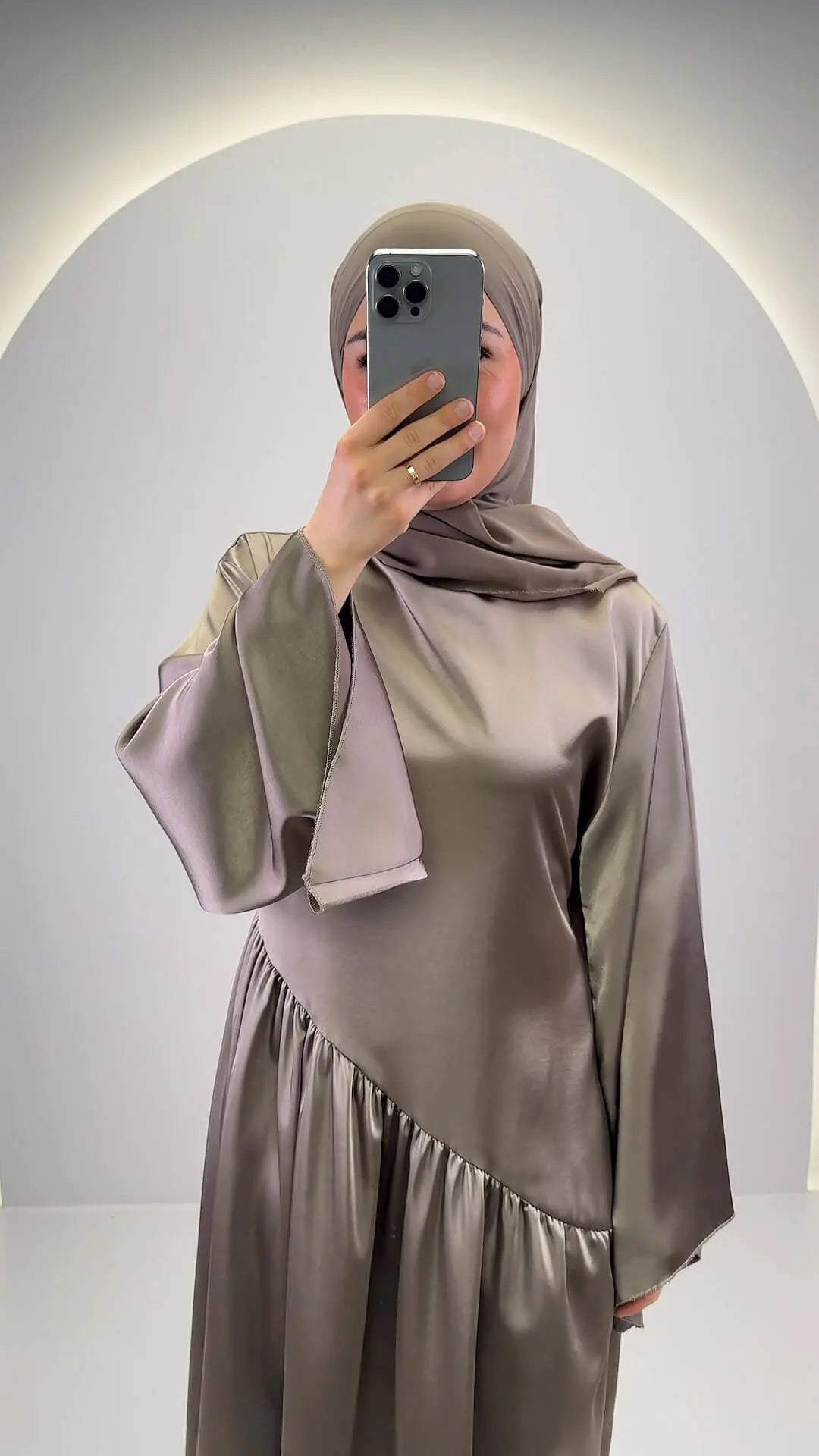 Meslia Abiye Taupe