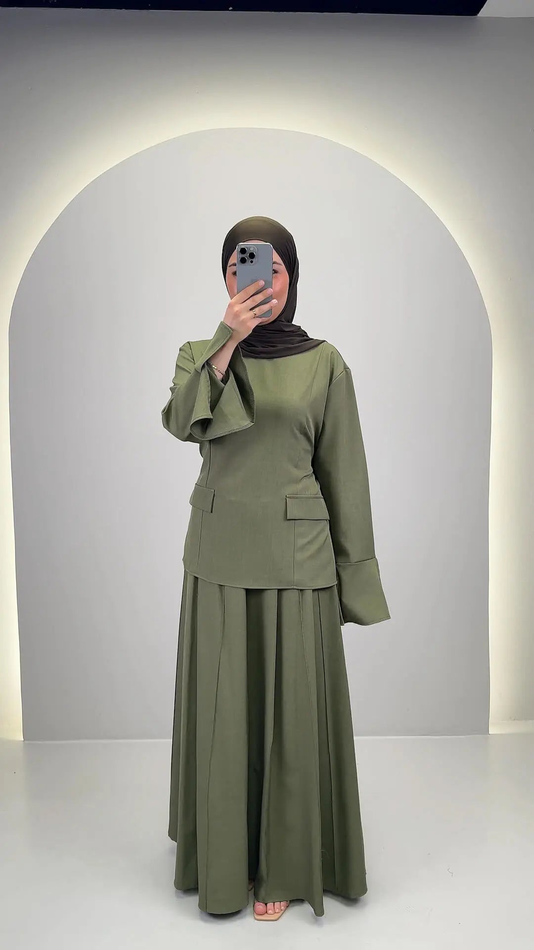 Asnar Outfit